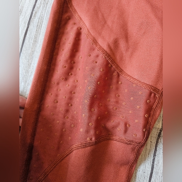 Aerie •Size Medium• Chill Play Move Orange Moto Style Leggings 26 Inch Length - Picture 9 of 9